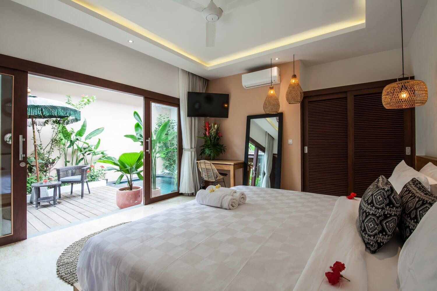 Frangipani Kuning At Berawa Villa Canggu